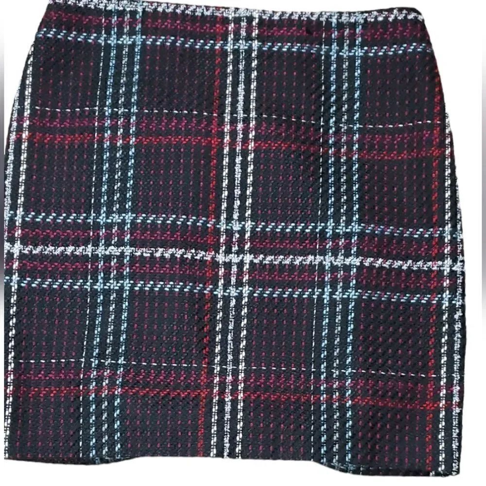 White House Black Market Black, Red & Shimmery Silver Tweed Skirt
